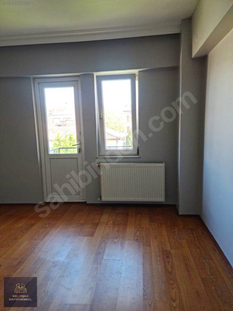 Hendek Merkezde 130m² Satılık 3+1 Daire, Kombi, Otopark fotoğraf 11