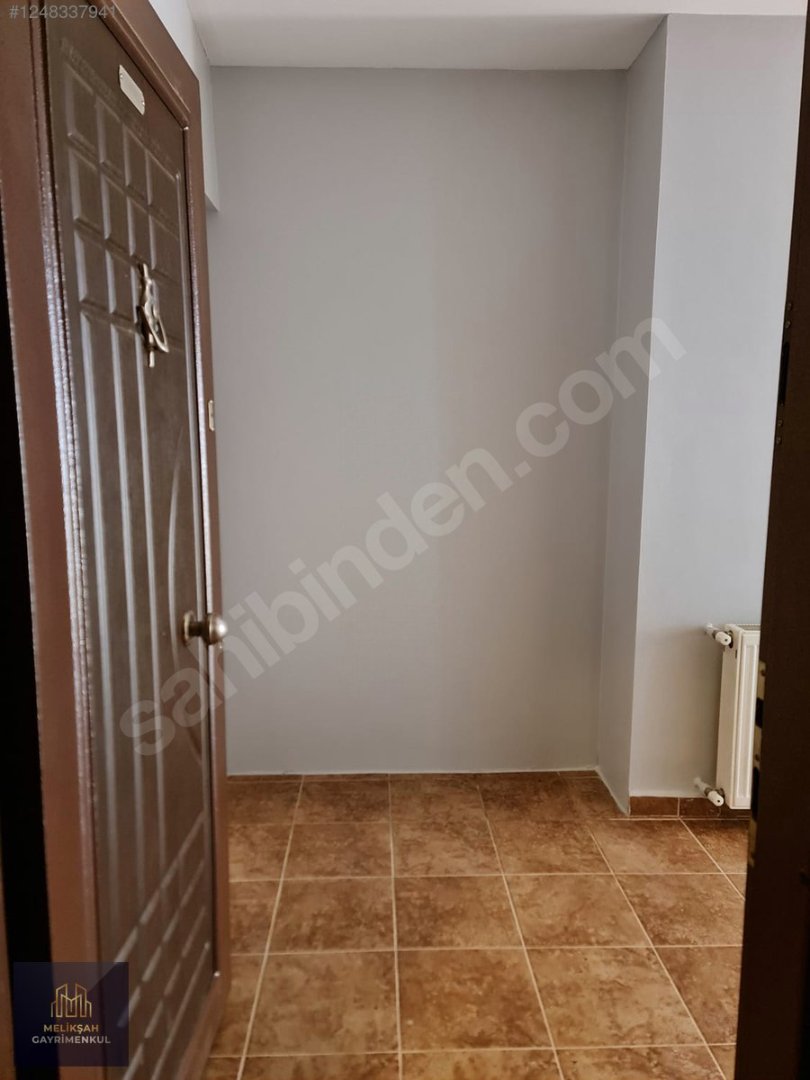 Hendek Merkezde 130m² Satılık 3+1 Daire, Kombi, Otopark fotoğraf 14