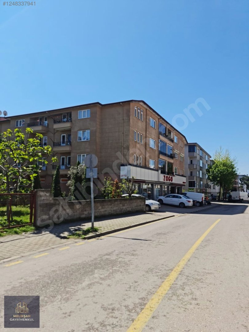 Hendek Merkezde 130m² Satılık 3+1 Daire, Kombi, Otopark fotoğraf 15