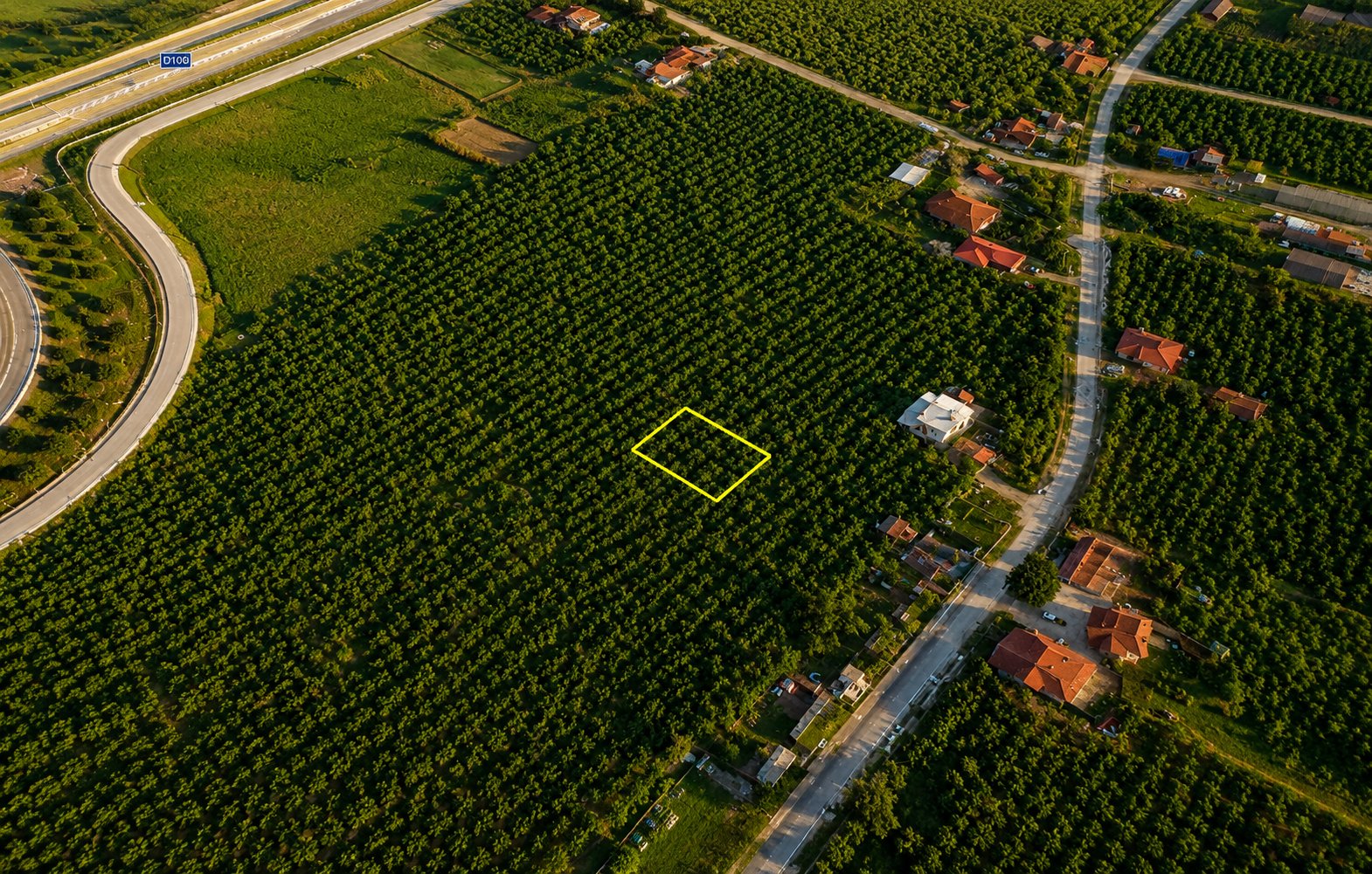 Sakarya Hendek Büyükdere'de 3 Kat İmarlı 450m² Arsa
